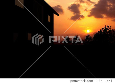 A sunset A sunset 11409561