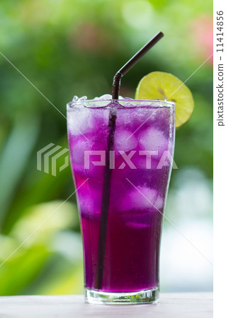Butterfly pea juice with lemon Butterfly pea juice with lemon 11414856