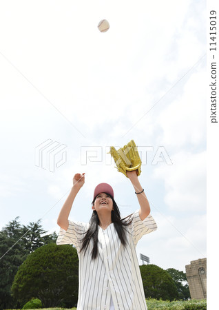 棒球服和女性 11415019