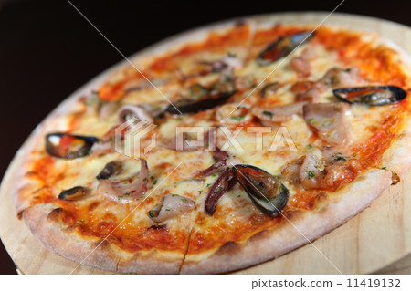 Seafood Pizza 11419132