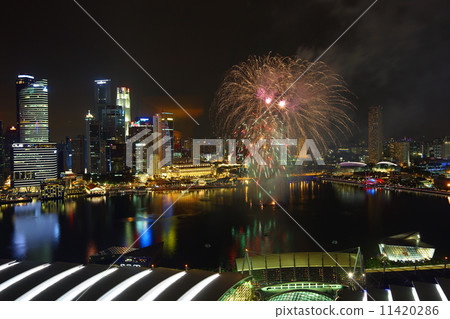新加坡夜視圖煙花 新加坡夜視圖煙花 11420286