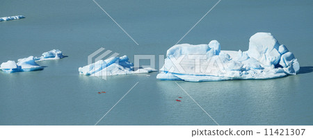 Beautiful Iceberg and canoes. 11421307