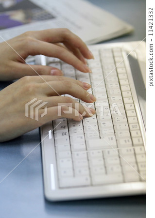 Female operator 11421332