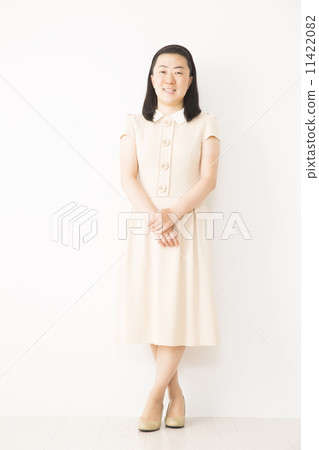 Middle-aged female 11422082