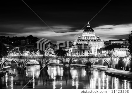 View at St. Peter's cathedral in Rome, Italy 11423398