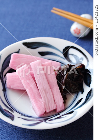 Pickled potatoes in red purple soy sauce 11423825