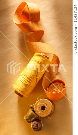 Sewing items and thimble 11427124