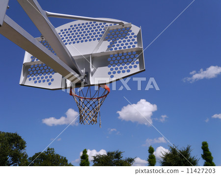 Shoot to the blue sky 11427203