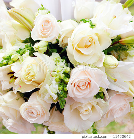 wedding marquee with bouquets of roses 11430642