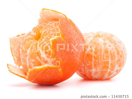 Peeled tangerine or mandarin fruit 11430715