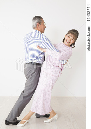 Senior couple doing ballroom dancing 11432754