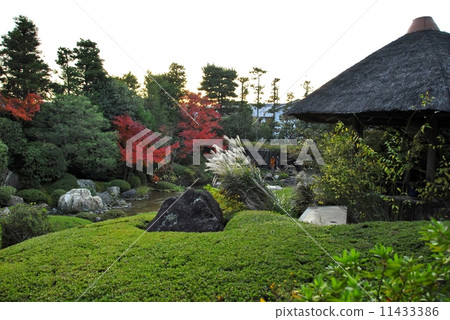 Garden view of the Kyoto Retirement College 11433386
