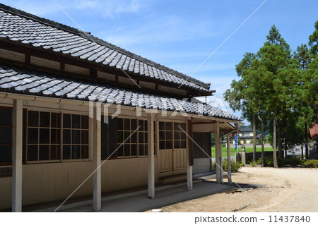 一座建築物 11437840