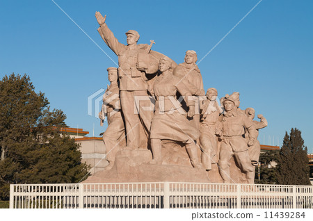 Monument in front Chairman Mao Memorial Hall  11439284