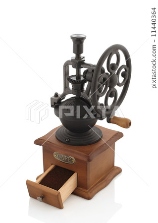 Vintage coffee grinder isolate Vintage coffee grinder isolate 11440364