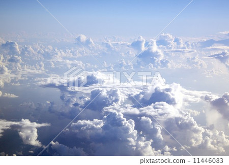 Summer afternoon, the cumulus cloud sea that occurred on the North Pacific Ocean 11446083