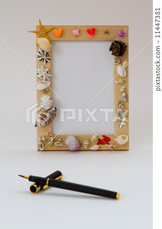 Photo Frame and Fountain Pen Photo Frame and Fountain Pen 11447381
