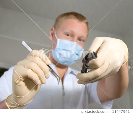 Dentist 11447941