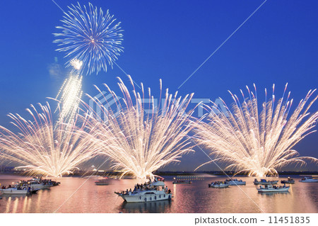 [三重縣]桑那水鄉煙花節的水下煙火 11451835