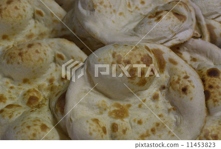 Close-up of baked tandoori rotis 11453823