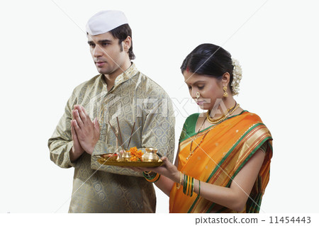 Maharashtrian couple praying 11454443