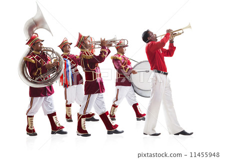 Bandwalas playing on their instruments 11455948