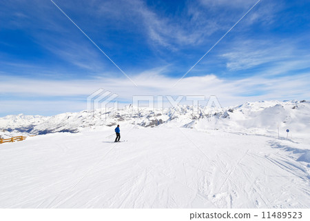 mountain skiing in Paradiski area, France 11489523