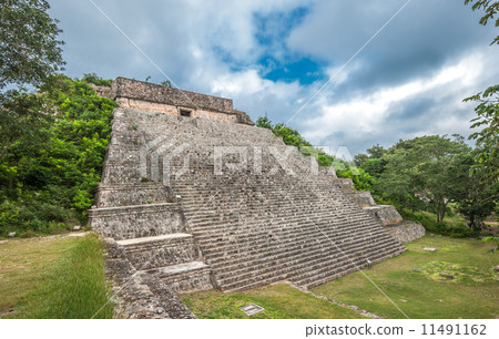 The great pyramid in Uxmal, Yucatan, Mexico The great pyramid in Uxmal, Yucatan, Mexico 11491162