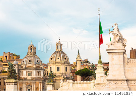 Piazza Venezia, Rome, Italy 11491854