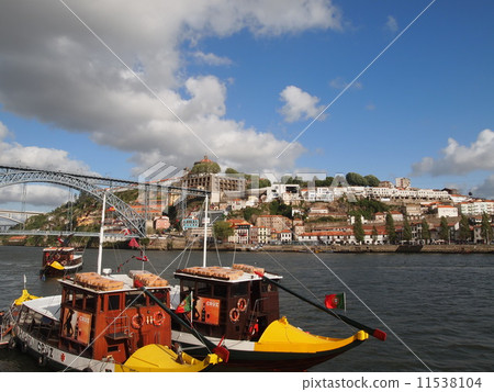 The streets of Porto 11538104