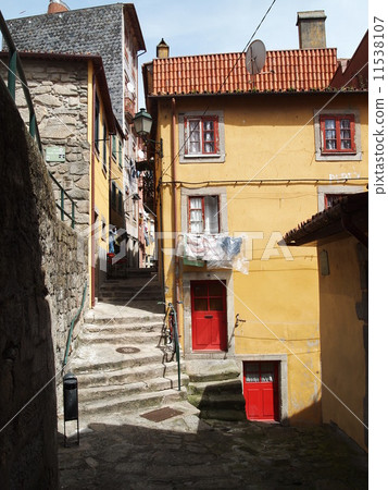 阿爾卑斯山的小巷 11538107