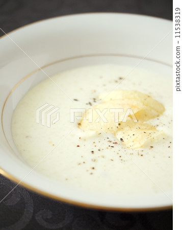 Vishisoires (black background) 11538319