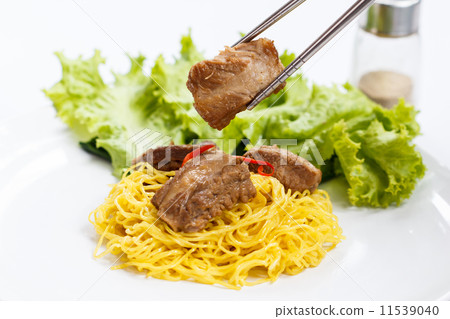 asian noodle asian noodle 11539040