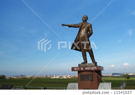 克拉克雕像 11541037