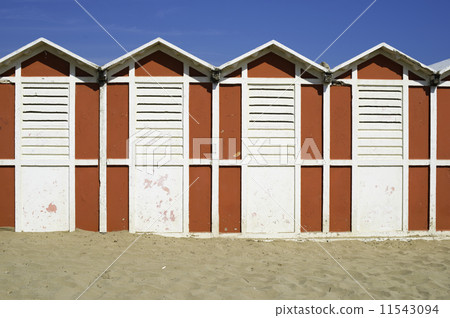 Wooden cabins on the beach Wooden cabins on the beach 11543094