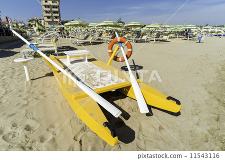 Lifeboat on the beach 11543116