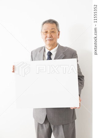 Senior businessman 11555352