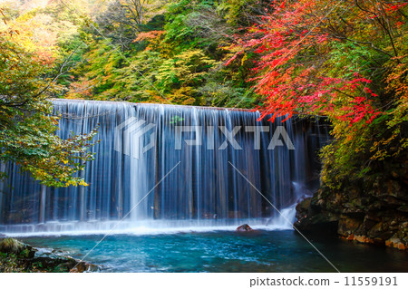 Falls under the 40 thousand dam Falls under the 40 thousand dam 11559191