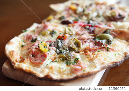 Pepperoni pizza Pepperoni pizza 11560951