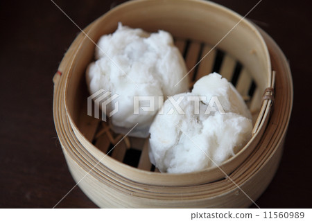 yumcha , dim sum in bamboo steamer yumcha , dim sum in bamboo steamer 11560989
