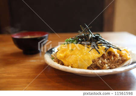 fried rice japanese style , omu soba meshi teishoku 11561598
