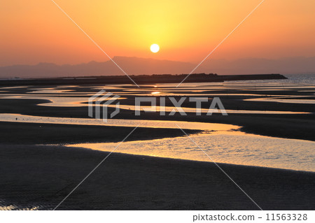 Sunset on the Masutama coast 11563328