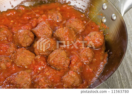 Xiu Mai - Vietnamese spicy pork meatballs in tomato sauce Xiu Mai - Vietnamese spicy pork meatballs in tomato sauce 11563780