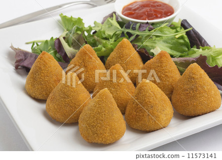 Coxinha - Brazilian deep fried chicken snack, salad & chili sauce  11573141