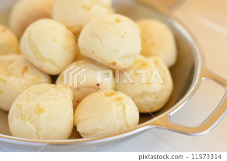 Pao de Queijo Mineiro - Brazilian cheese bread Pao de Queijo Mineiro - Brazilian cheese bread 11573314