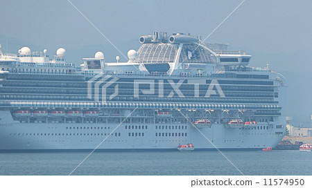 A port of a luxury liner (Aomori harbor) 11574950