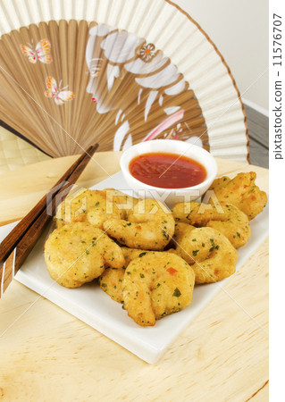 Oriental Deep Fried Battered Prawns & Sweet Chilli Dip Oriental Deep Fried Battered Prawns & Sweet Chilli Dip 11576707