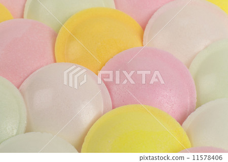 Flying Saucers - Spaceship shaped sugar paper with sherbet Flying Saucers - Spaceship shaped sugar paper with sherbet 11578406