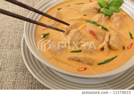 Kaeng Phet Gai - Thai Red Chicken Curry  11578633
