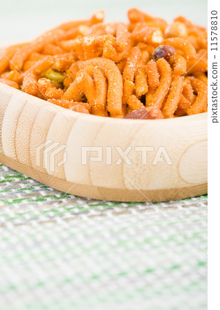 Bombay Mix - Spicy mixture with chickpea noodles and lentils  11578810